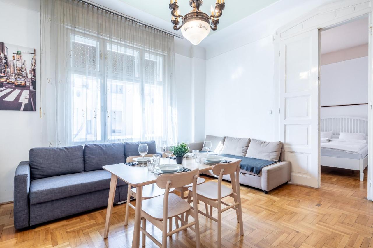 Huge Apartment In The City Center Budapest Eksteriør bilde