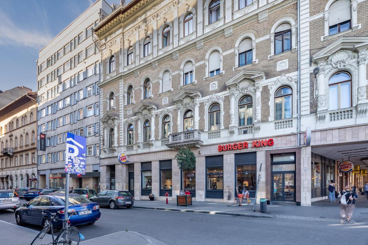Huge Apartment In The City Center Budapest Eksteriør bilde