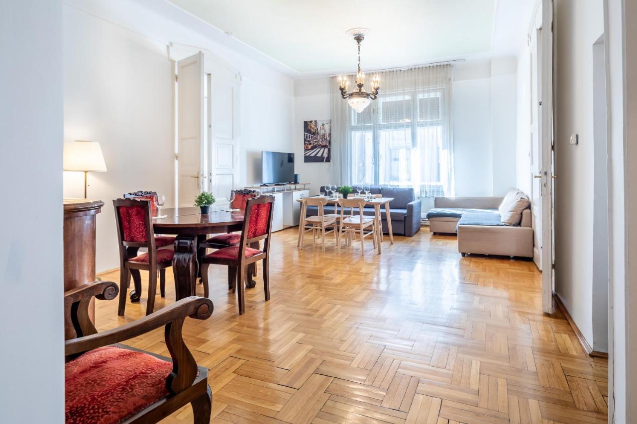 Huge Apartment In The City Center Budapest Eksteriør bilde